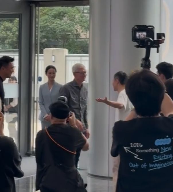 库克再访米哈游，新苹果测试绝区零看新游戏 2