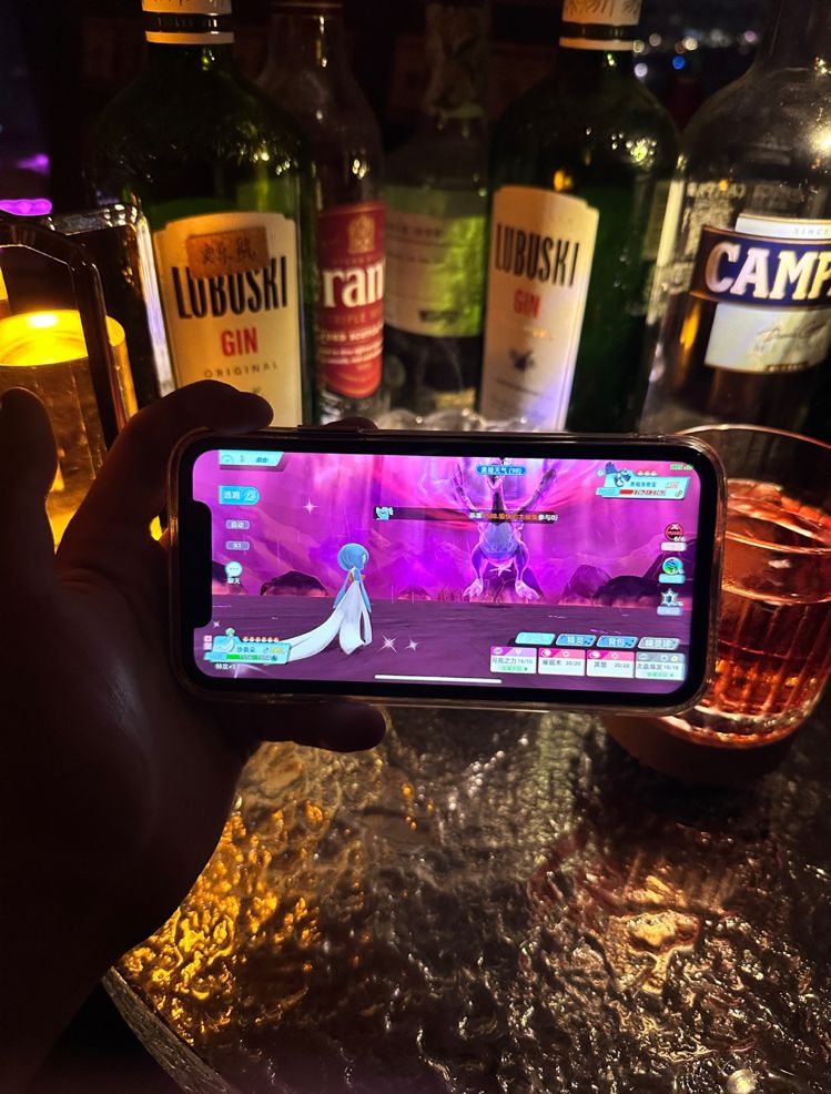 夜晚也只有🍷和宝可梦陪我了 2