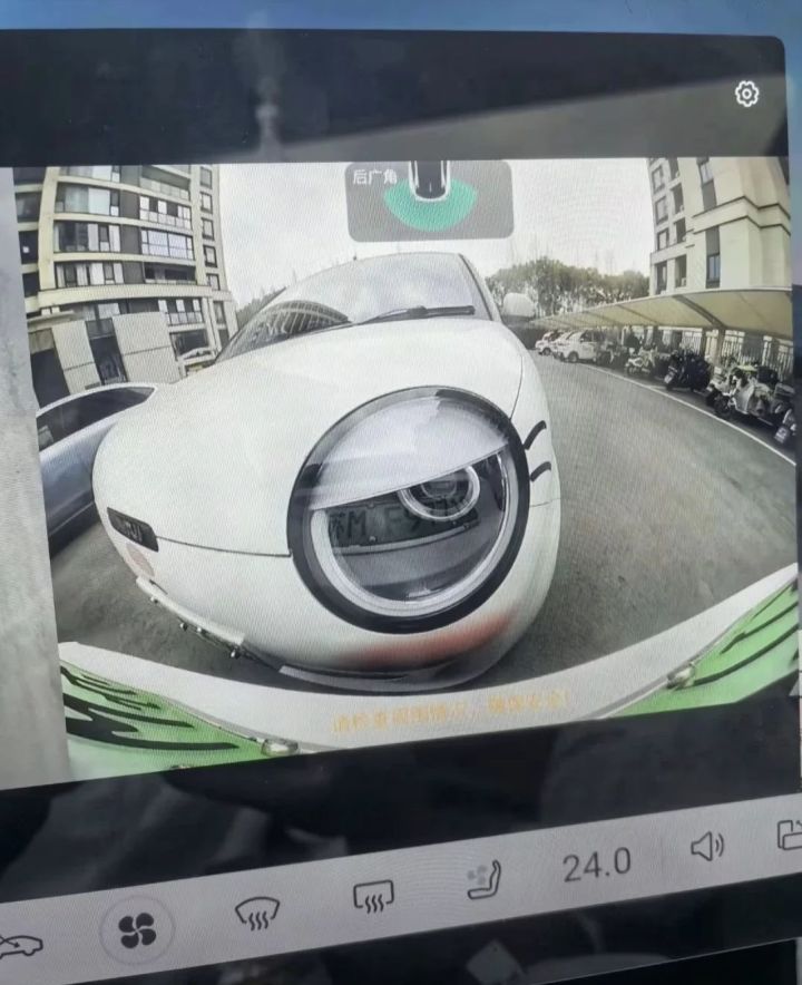 手机里有一款所有玩家都可以参与内测的游戏截图
