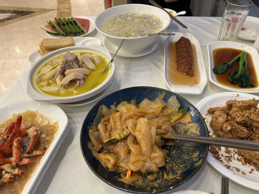都在吃瓜，而我已经和亲友面基上了截图