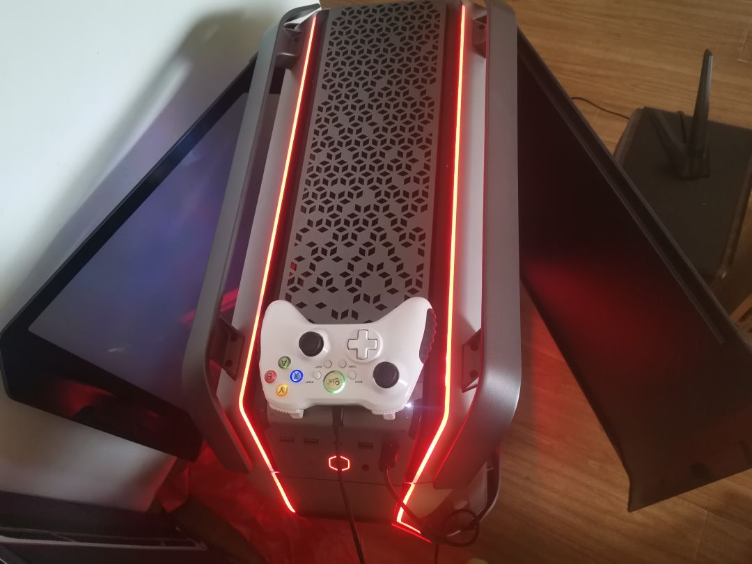 老铁们到底手柄好用还是键盘 1