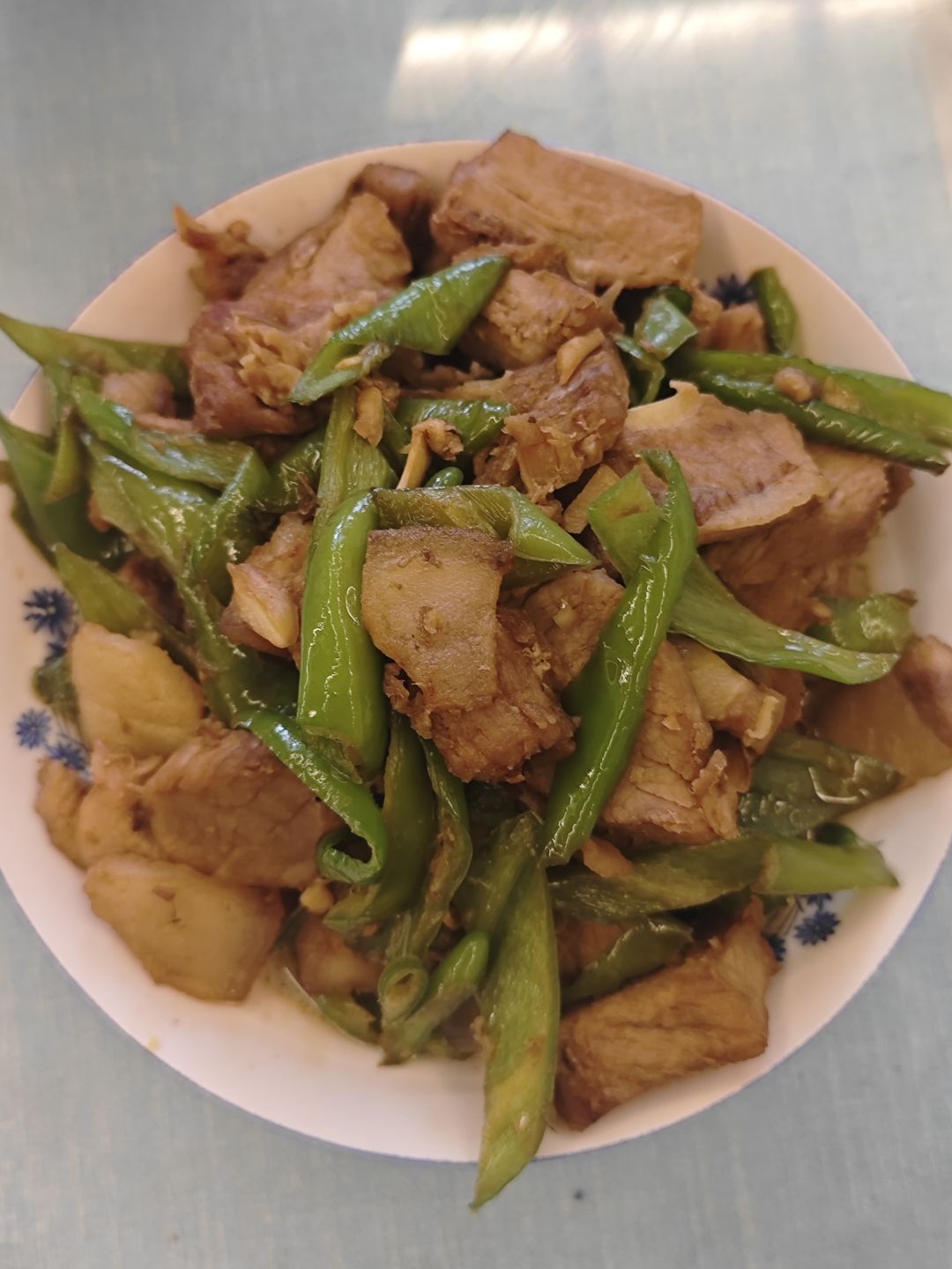 今日老哥生日餐，吃饭啦～😊 3
