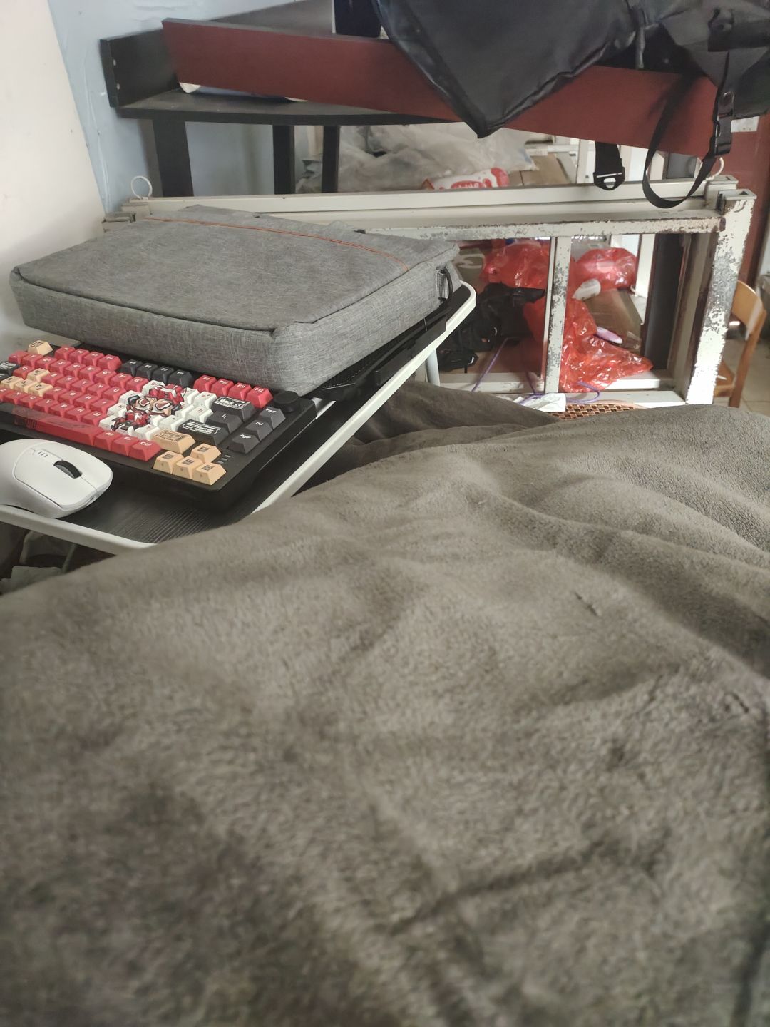 睡觉了,明天要上课早睡早起 1