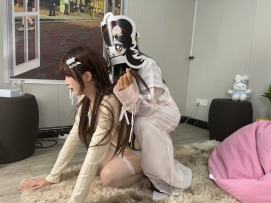 入职游戏公司，爱上了女coser