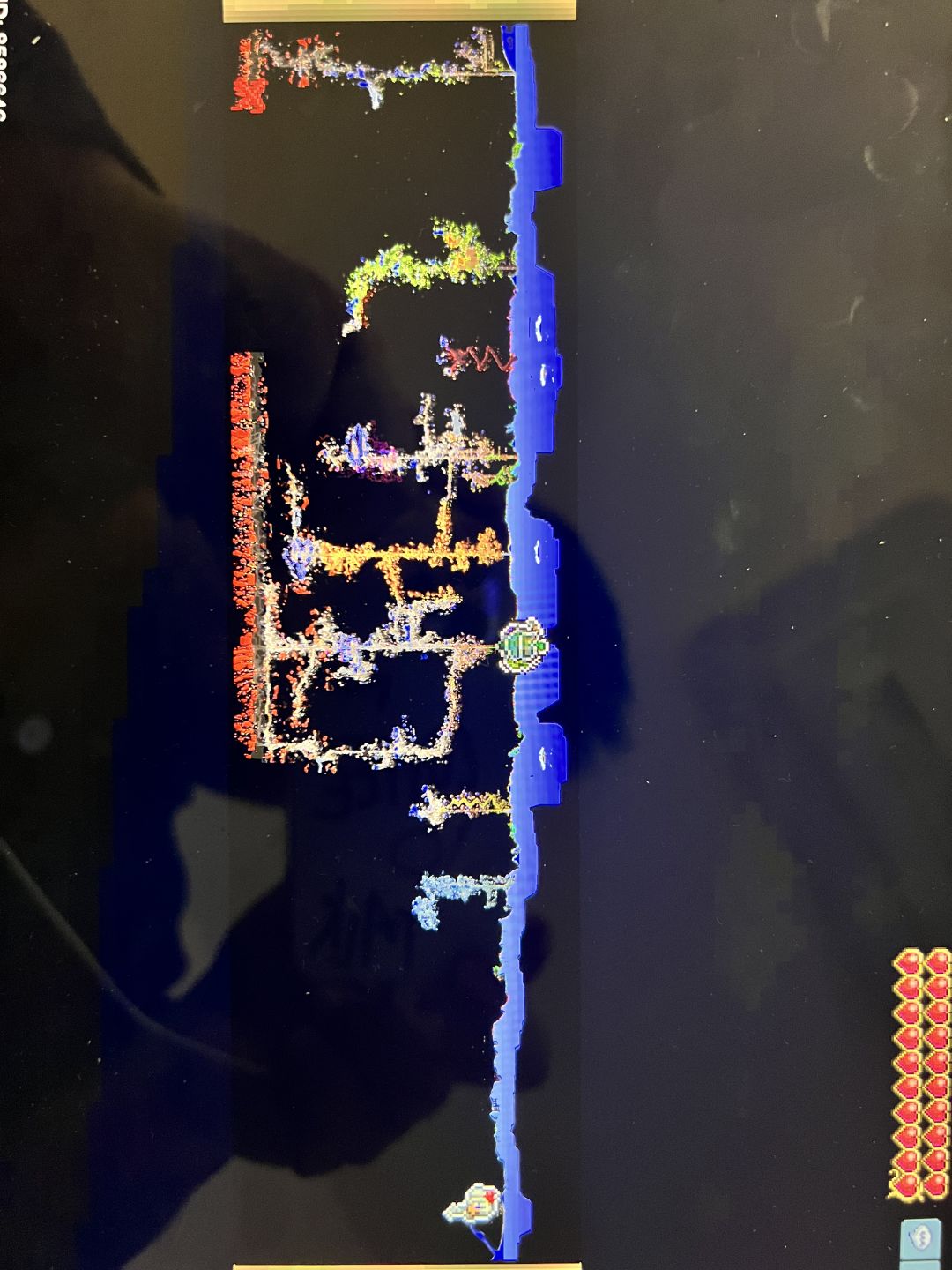 各位大哥们微光湖找不到呢？两边都挖了一些截图