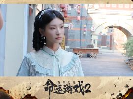 气质清冷如莲花，难怪叫方芷莲，这千金气质绝了！