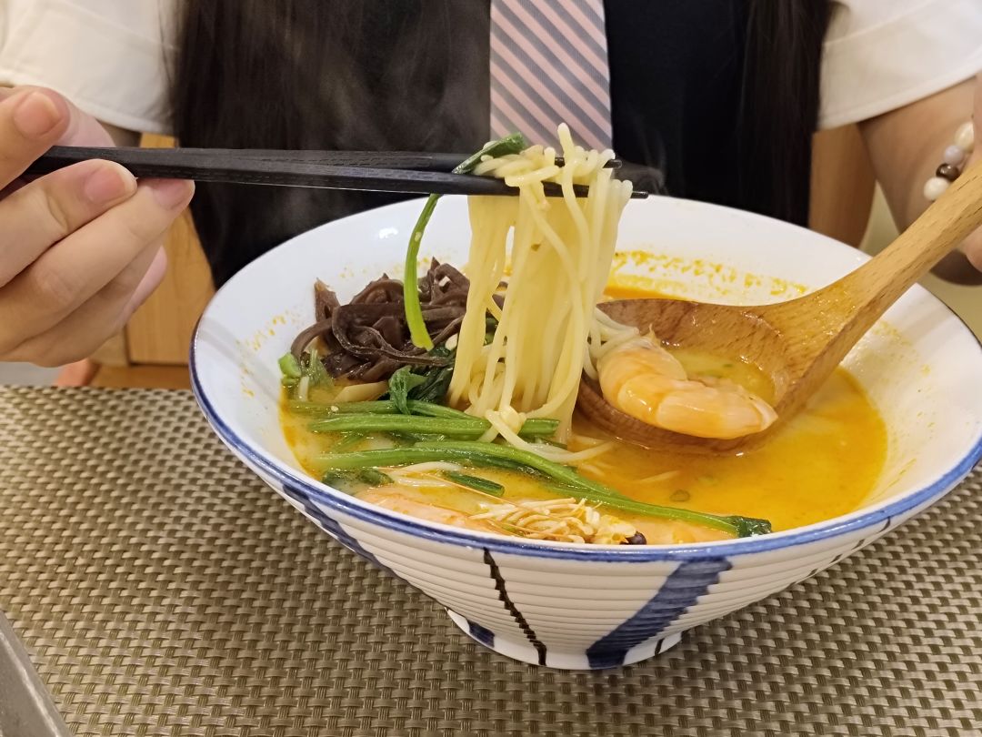 今天和朋友一起吃日料 2
