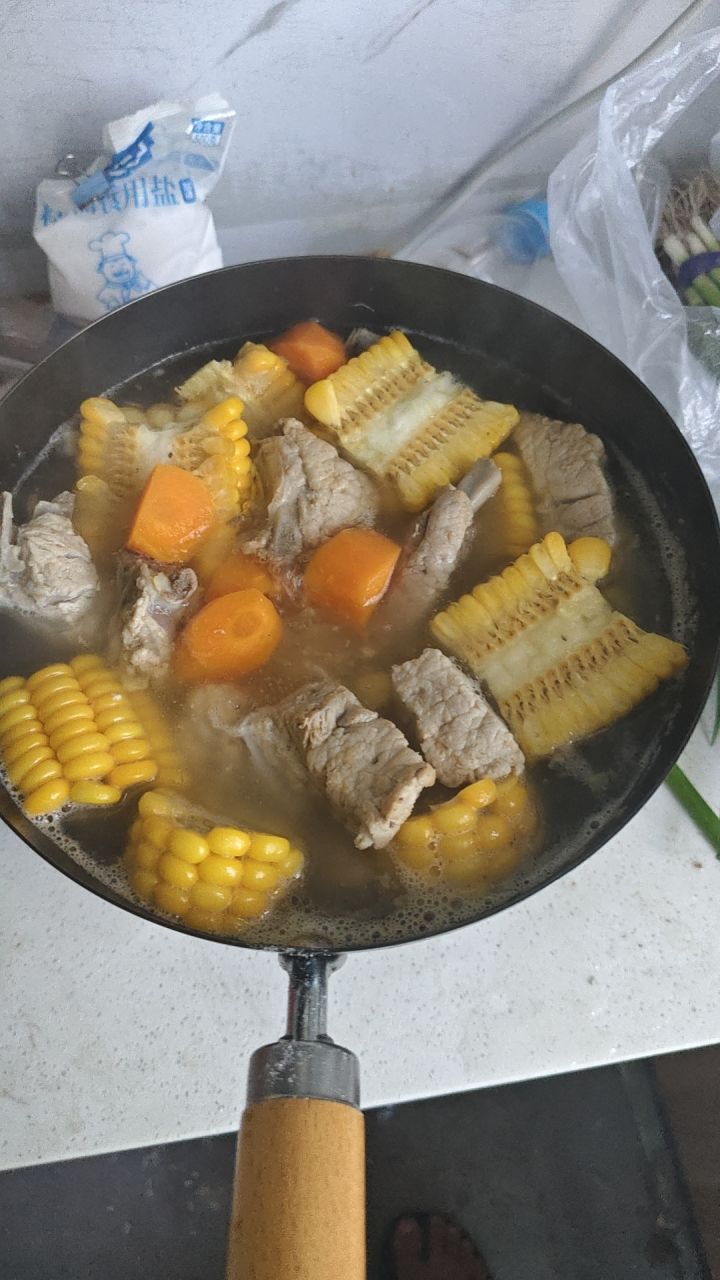 一周年玩家,冲你伊,不如买排骨截图