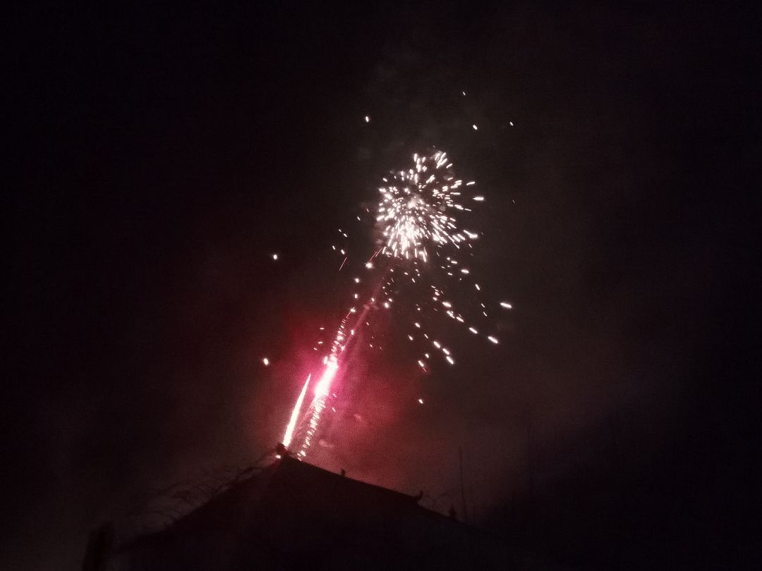 今天晚上看了烟花 1