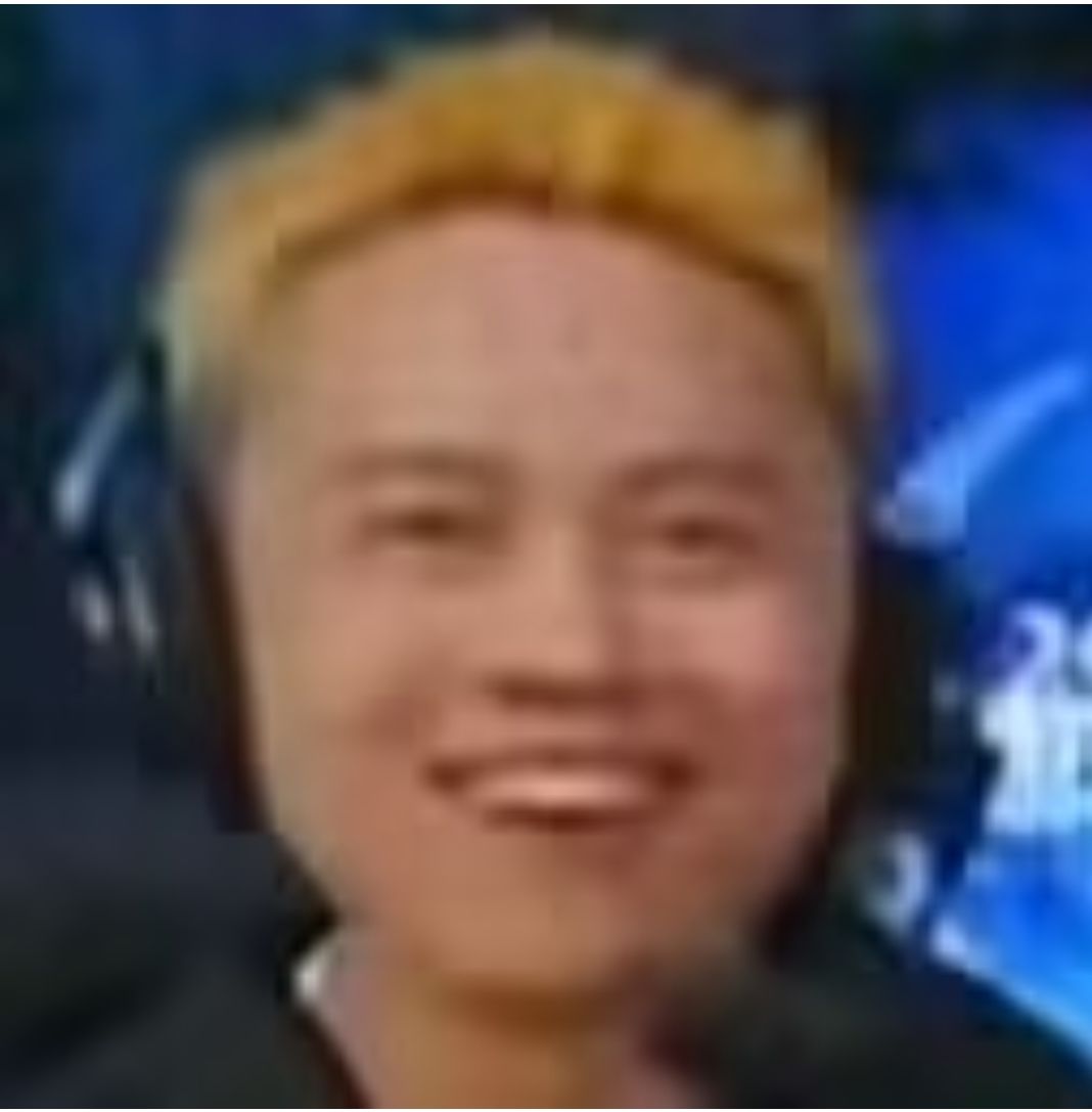 我很好奇现在谁还氪金 1