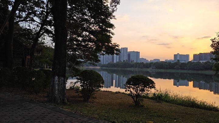 更新不能后台更,要一直开着游戏界面也是见鬼了截图
