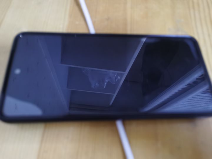 真服了,玩着玩着手机发烫黑屏,开不了机了截图