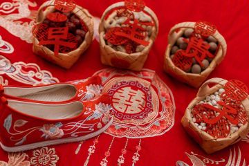 祝七月、陌心：举案齐眉，白首不相离。