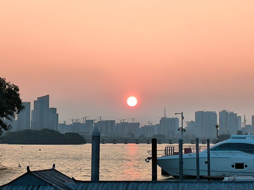寂静的海边,海风轻拂,有些人的心死了 1
