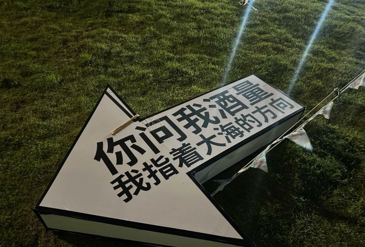 月圆之夜小红帽空降《汉克旅店》,只有3%的人能找出她藏的彩蛋!你能吗?https://pages.chillyroom.com/GameMarketingApp/#/game/hanksbar?key=hb-NBdxb5zuEDfjq7&lang=zh
互帮截图