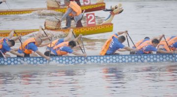 首战告捷“率土之滨·魏”队顺利晋级中国汨罗江龙舟超级联赛决赛