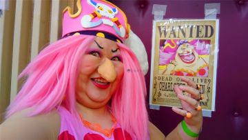 日本女Coser扮演《航海王》四皇大妈，网友：老天爷赏饭吃