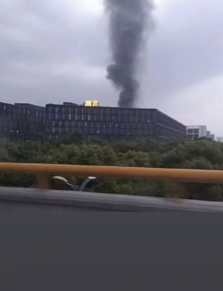 好了好了大家不用说了已经知道答案了。截图