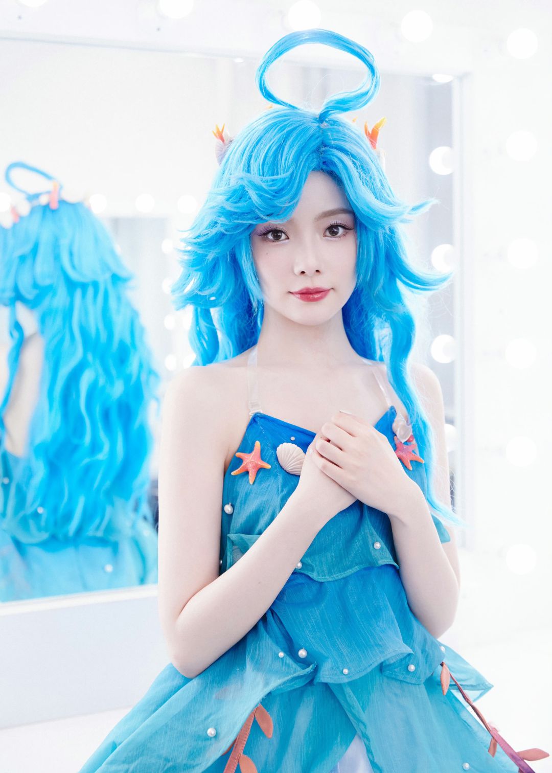 陈卓璇COS朵莉亚，身穿海洋裙，宛如美人鱼，玩家：没有小柔还原截图