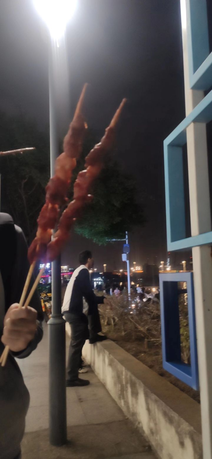 跨年纪念,今晚陪家人看朝花夕誓跨年截图