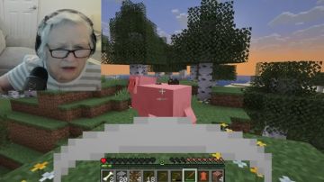 《我的世界》"狂暴奶奶" 直播爆火，率真反应引全网爆笑