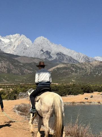 因为不懂门票规则，所以只能山脚玩