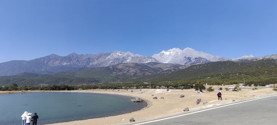 因为不懂门票规则,所以只能山脚玩 3