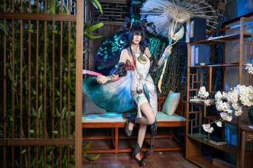 若真是那山盟犹在有情人，为何江湖赠离恨?