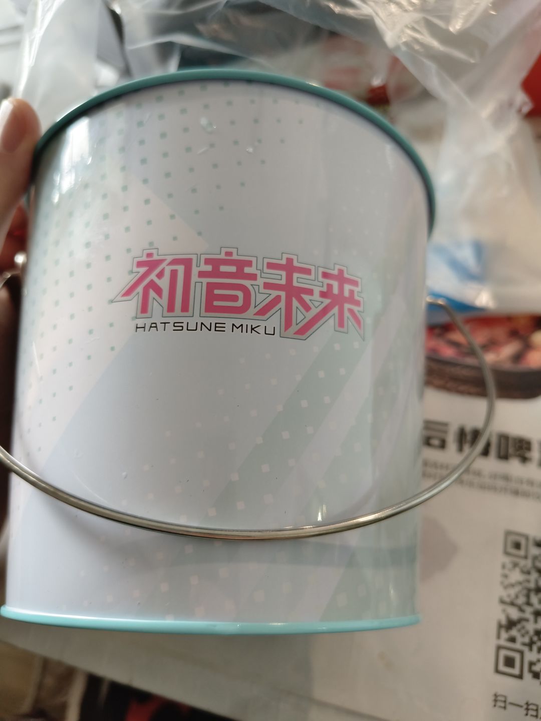 吃爆米花剩的桶，有人要吗 2