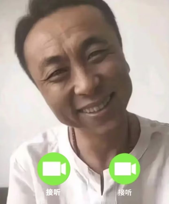 讲个故事：2000E在8-2蠕动，＊划是人？？？截图