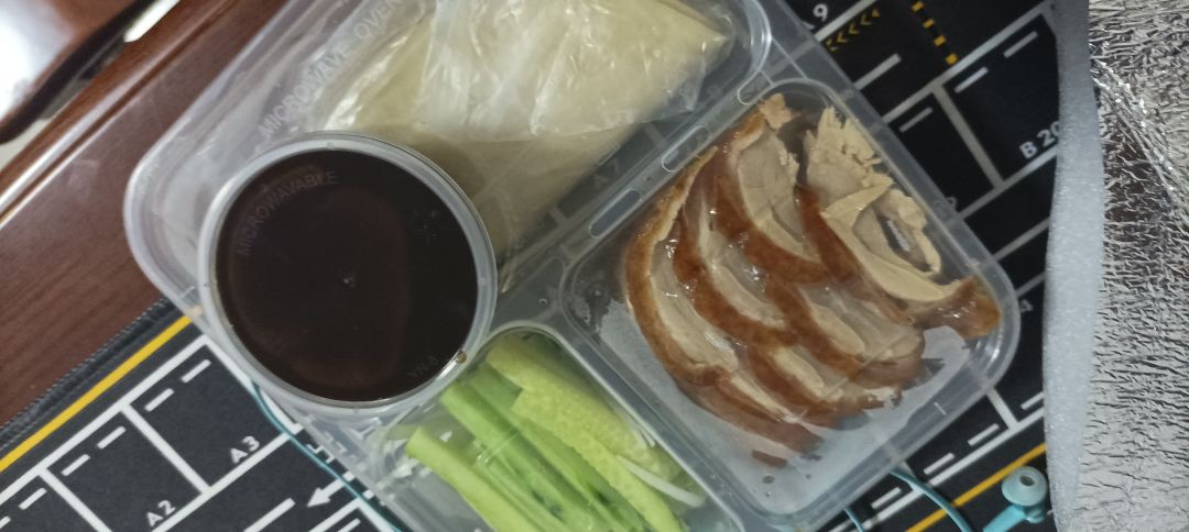 11点半了,是时候发吃的了 1