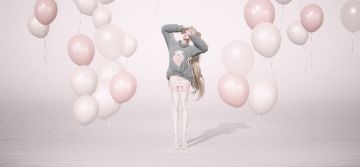 创造文字命名你 在地球冰川期，
学会直立走向你 引发板块漂移，
陪你去海洋陆地 从三叠纪 到白垩纪，
又一起见证过 小行星撞击，
草履虫和蓝藻菌 都还不算起点，
早在宇宙大爆炸 你我就已会面，
那时你和我只是 两个光子 正电负电，
相碰撞再变成 一切的起源。