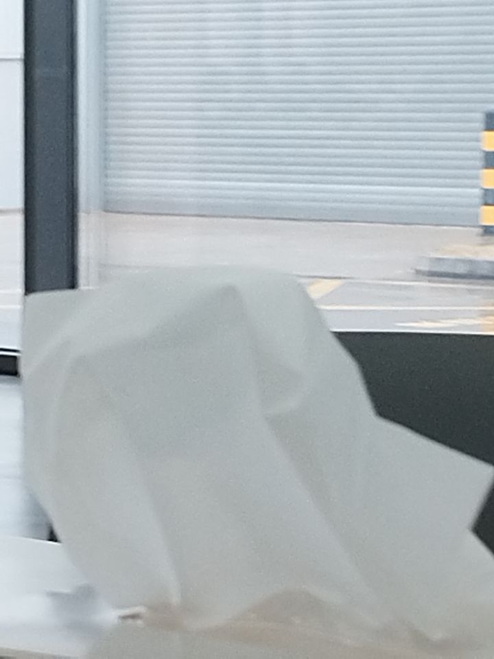 难绷,看到黑黄柱子就想A一下截图