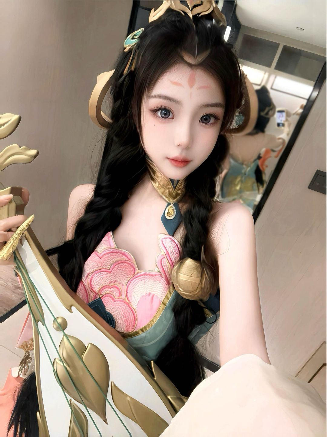 杨玉环 云想衣裳花想容 春风拂槛露华浓 1