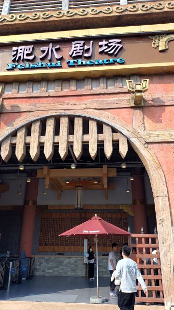 望向他的时候，眼里都是星星