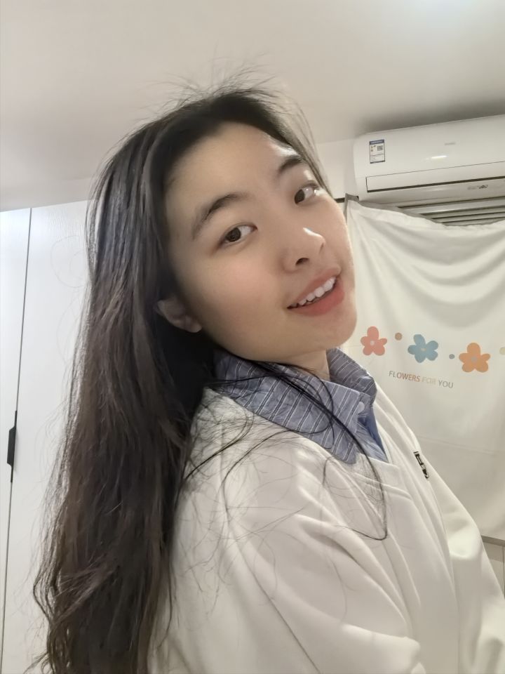 白卫衣yyds截图