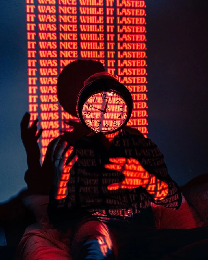 试着拍了一张绝区零风格的照片~截图