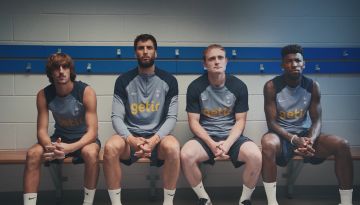 和热刺一起，现在就加入FC足球世界！