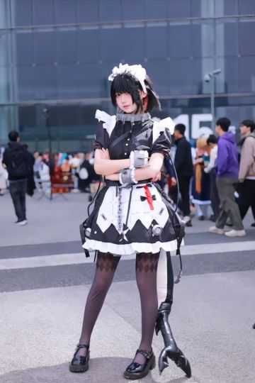 尾巴是不可以摸的~