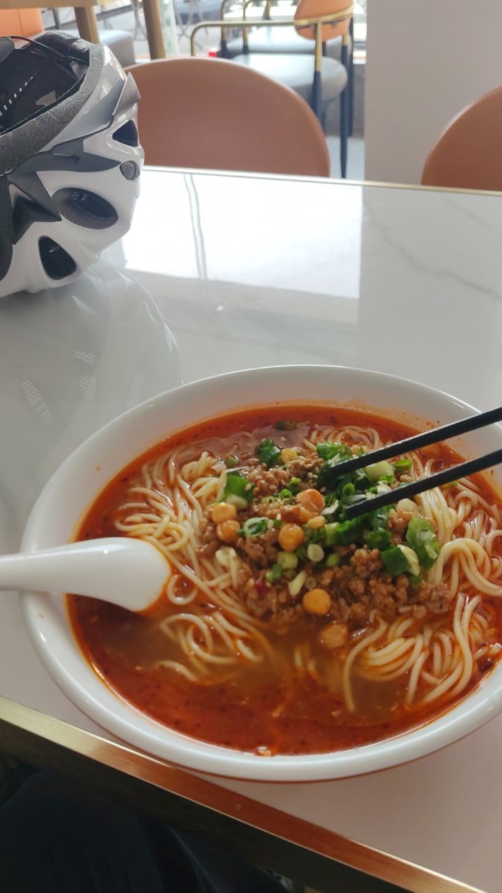 难受,什么时候出新的冲锋武器啊?截图