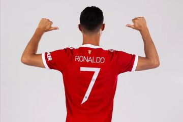 玩转交易中心，体验转会签约感受！