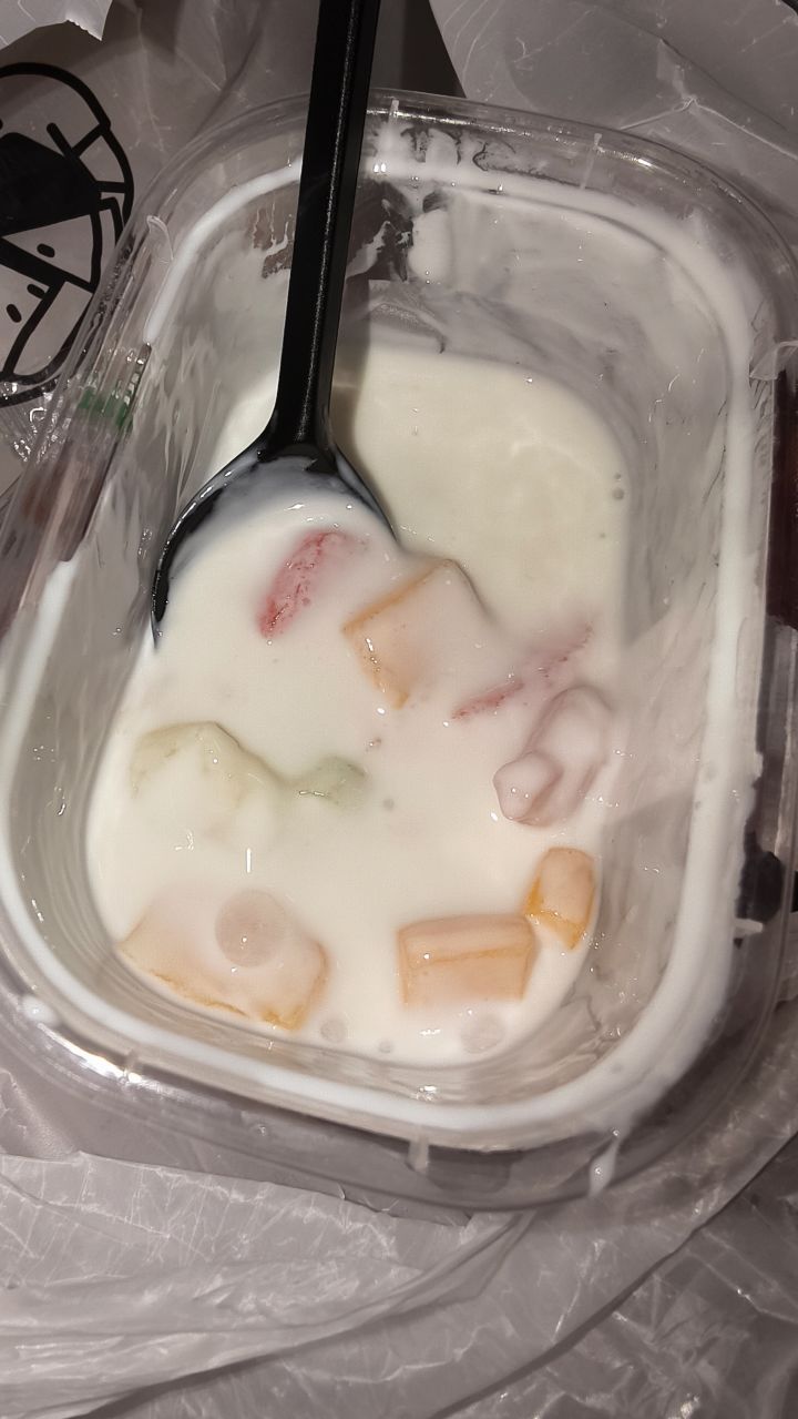 穷的只能吃边角料酸奶捞了截图