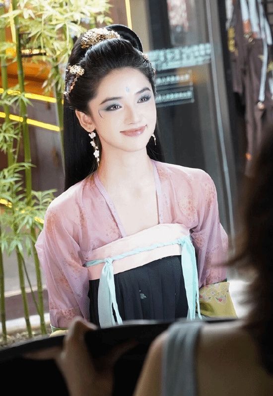 《黑神话》二姐发COS照:明媚大气 温婉如玉 8