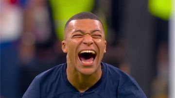 小氪玩家新区大巴黎不一样的游戏攻略（看完麻烦点赞+评论，谢谢！）