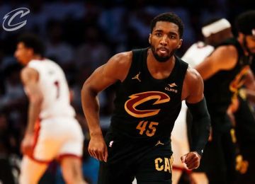 【季后赛战报0429】最高领先60分骑士4-0横扫热火，勇士险胜火箭