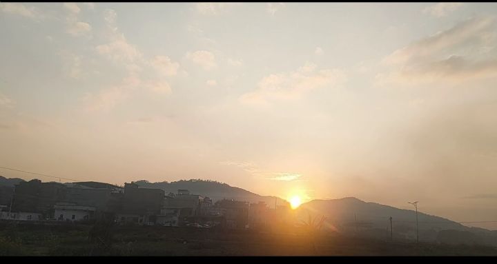 生活虽苦 但景自美截图