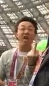 一群世界BOSS挂机的臭区截图