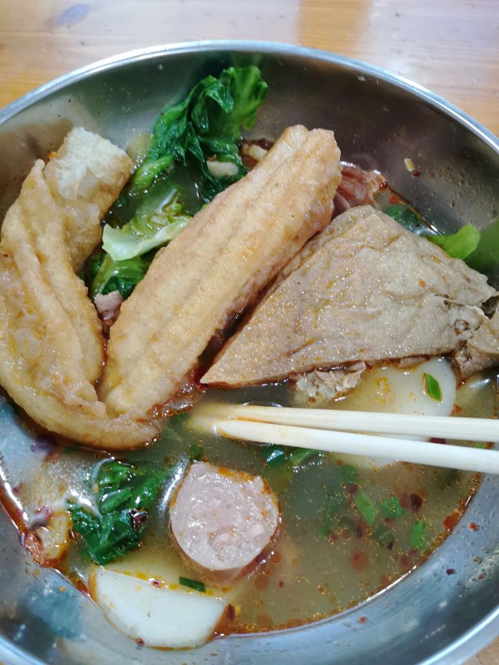 亚服现在人也不少吧截图