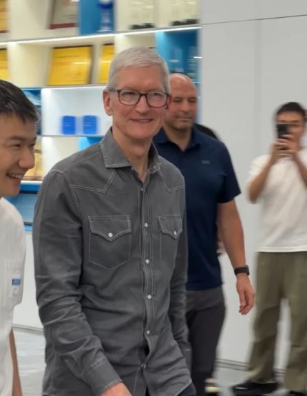 库克再访米哈游，新苹果测试绝区零看新游戏 4
