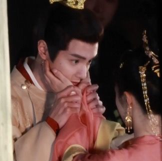 路透看起来好好嗑啊 1